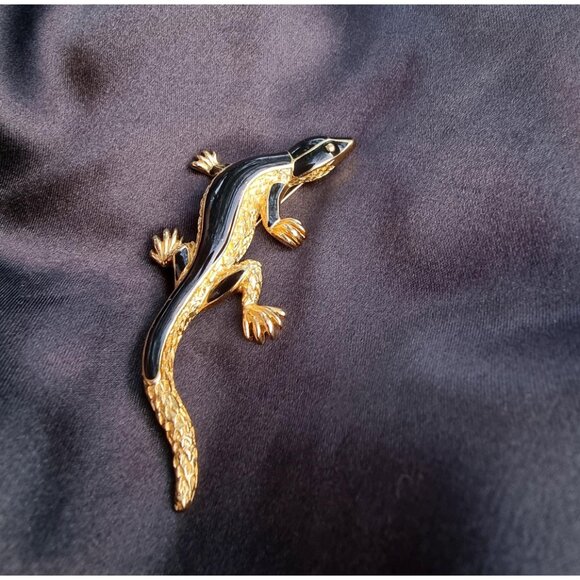 Rare Find Vintage 1990s TRIFARI Signed Gold and Black Lizard Reptile Brooch Pin - Picture 5 of 8